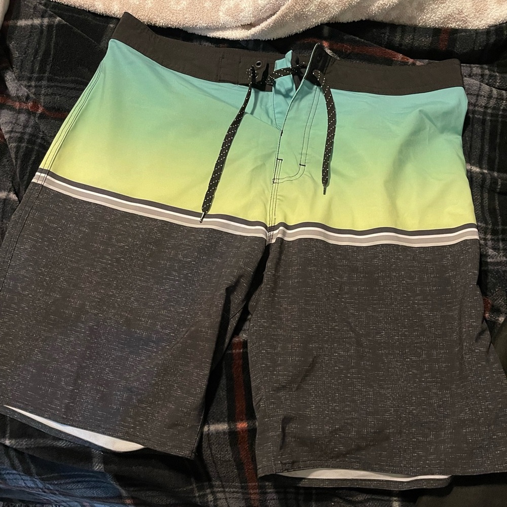 Burnside swim trunks 🤍